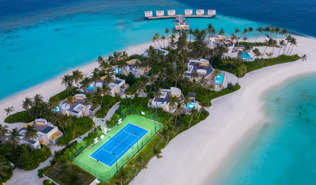 Jumeirah Maldives Olhahali Island tennis court